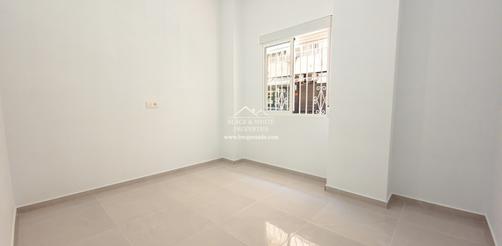 Resale - Apartment - Torrevieja - Playa de los Naufragos