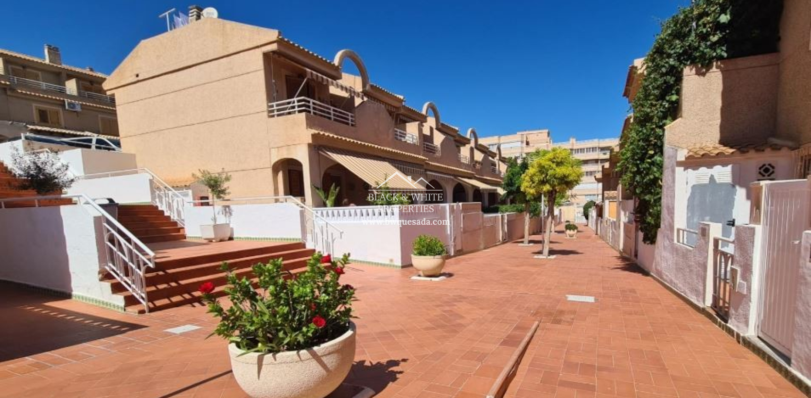 Resale - Bungalow - Arenales del Sol - Arenales