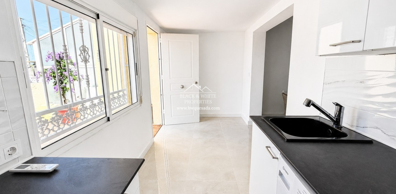 Resale - Bungalow - Torrevieja - La Siesta - El Salado -  Torreta