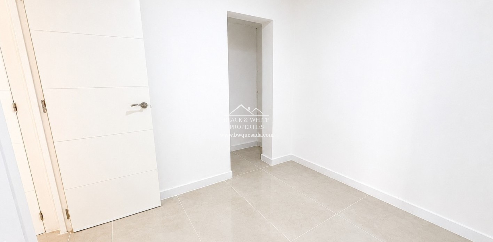 Resale - Bungalow - Torrevieja - La Siesta - El Salado -  Torreta