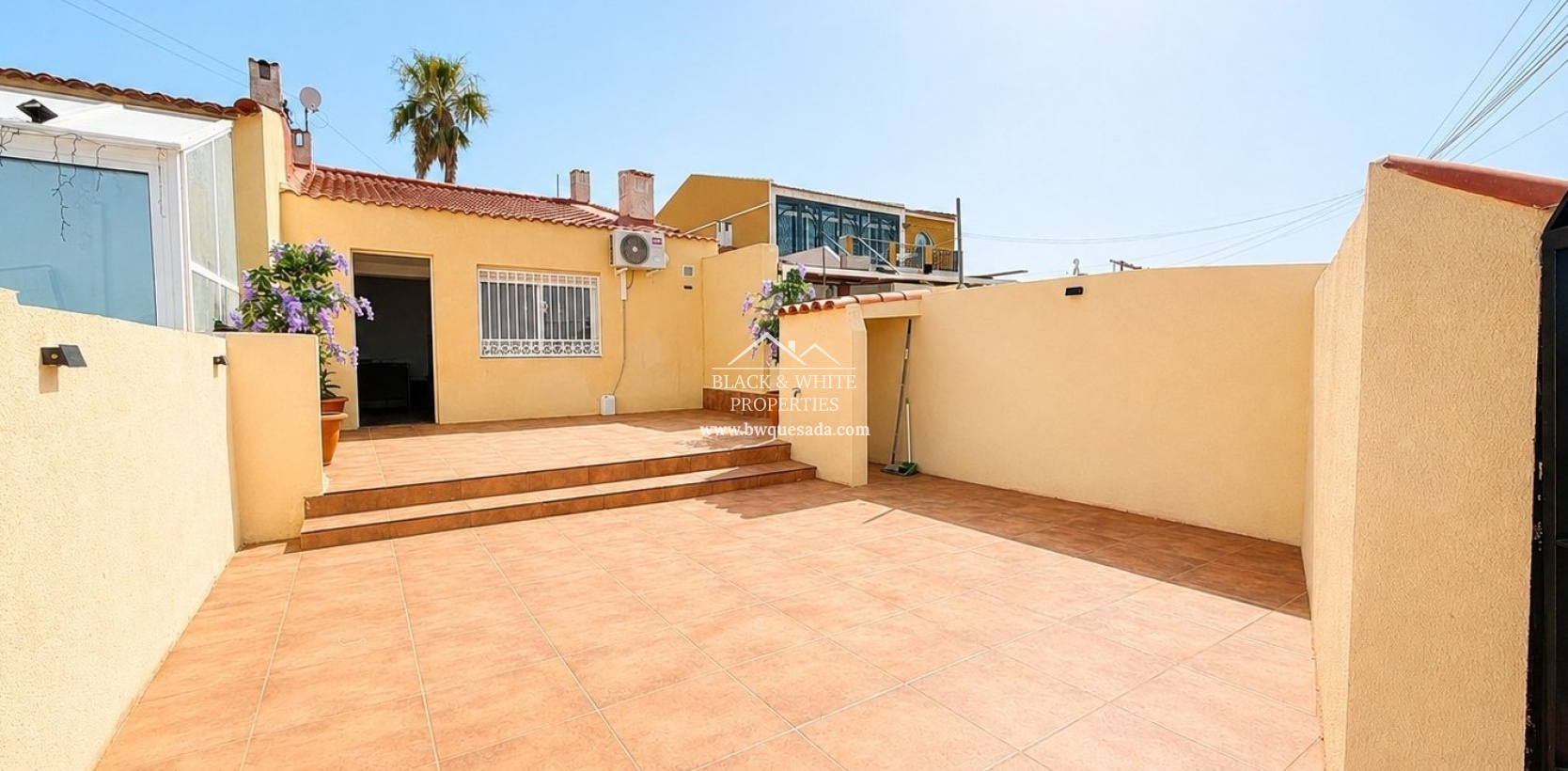Resale - Bungalow - Torrevieja - La Siesta - El Salado -  Torreta