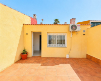 Resale - Bungalow - Torrevieja - La Siesta - El Salado -  Torreta