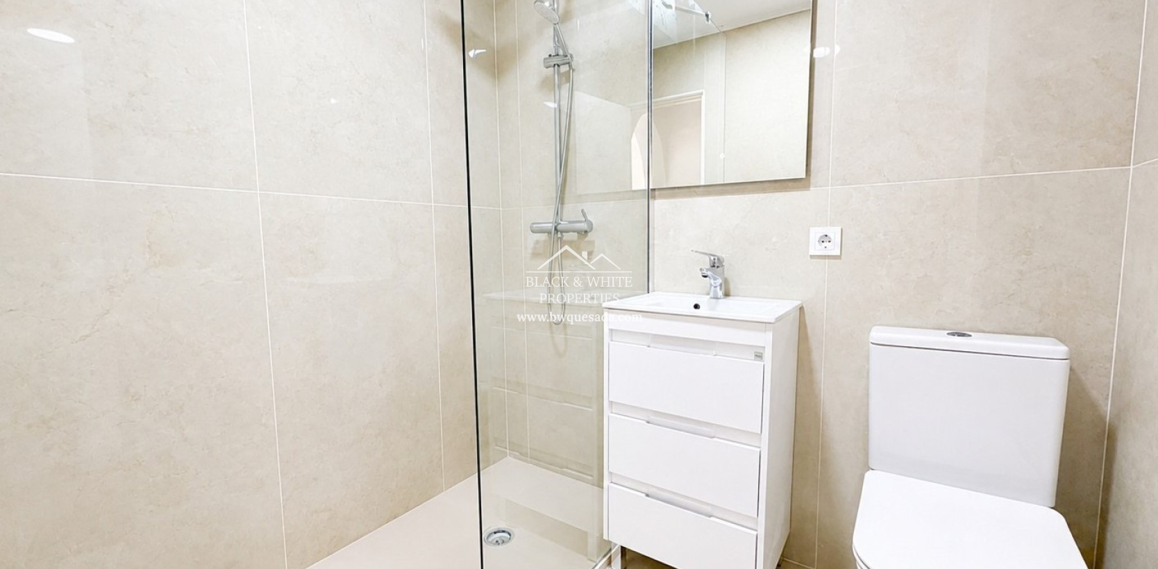 Resale - Bungalow - Torrevieja - La Siesta - El Salado -  Torreta