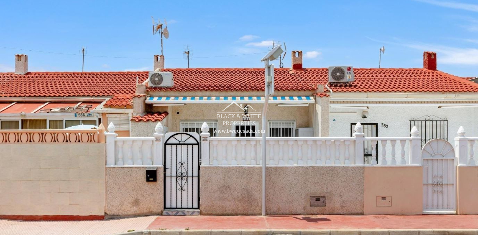 Resale - Bungalow - Torrevieja