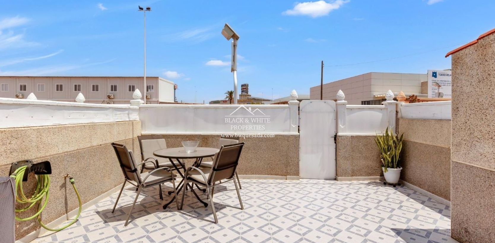 Resale - Bungalow - Torrevieja