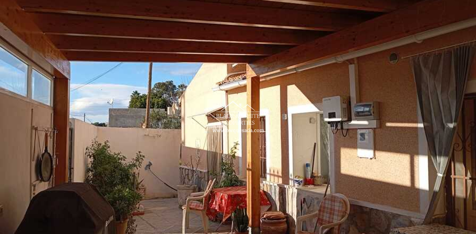 Resale - Country Property - Dolores