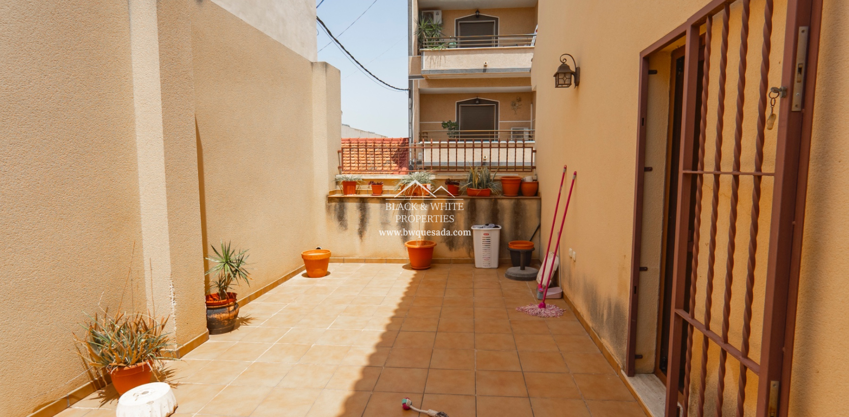 Resale - Detached House / Villa - Rafal