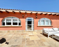 Resale - Finca - Las Heredades