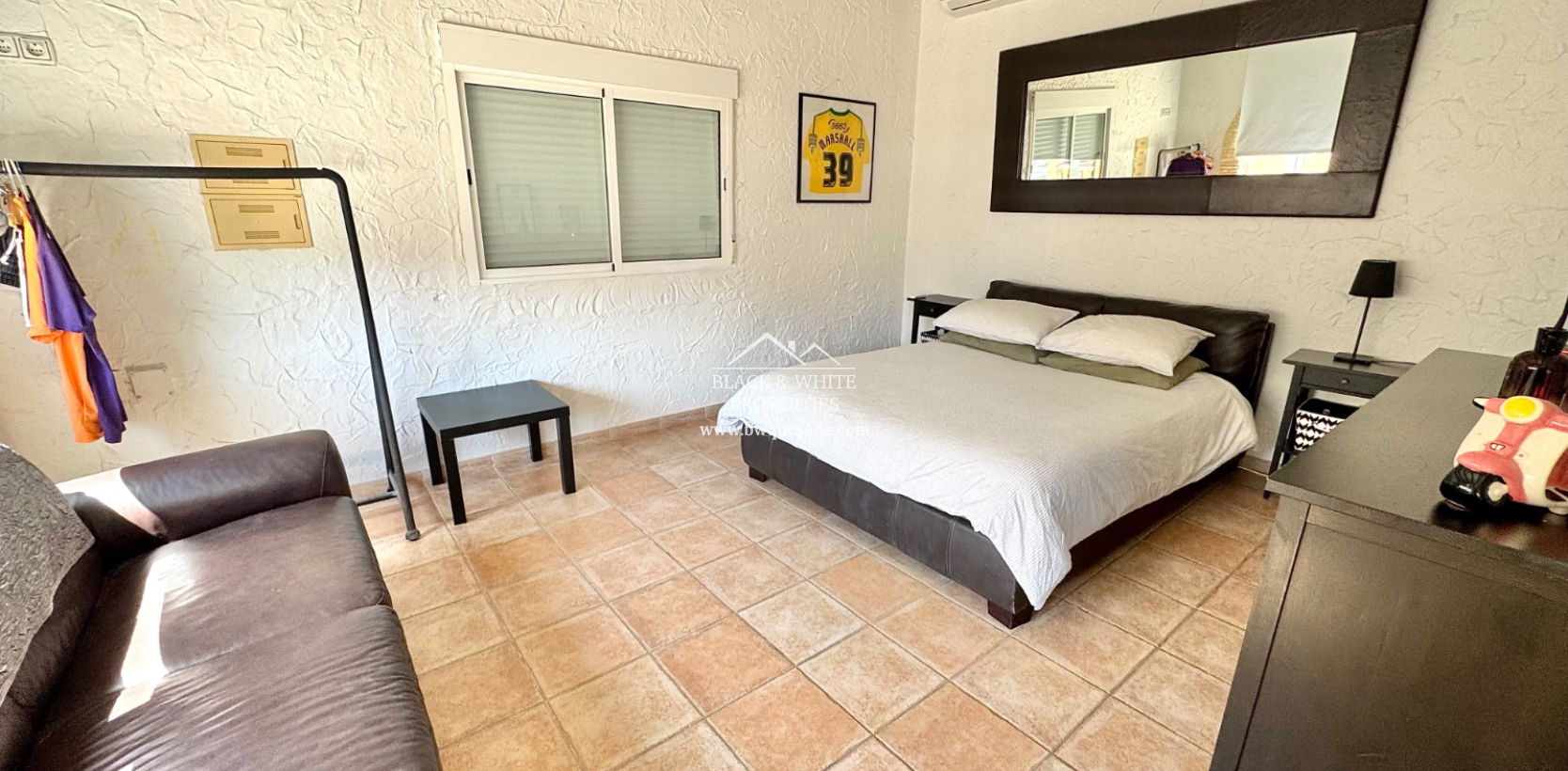 Resale - Finca - Las Heredades