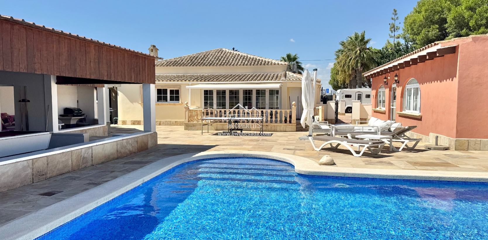 Resale - Finca - Las Heredades