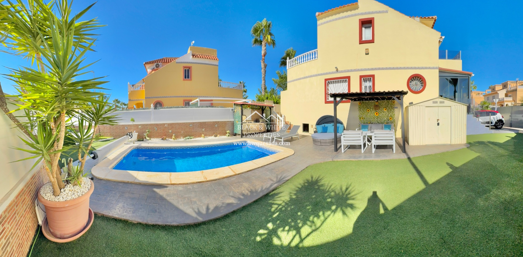 Resale - Semi - Detached Villa - Lo Crispin