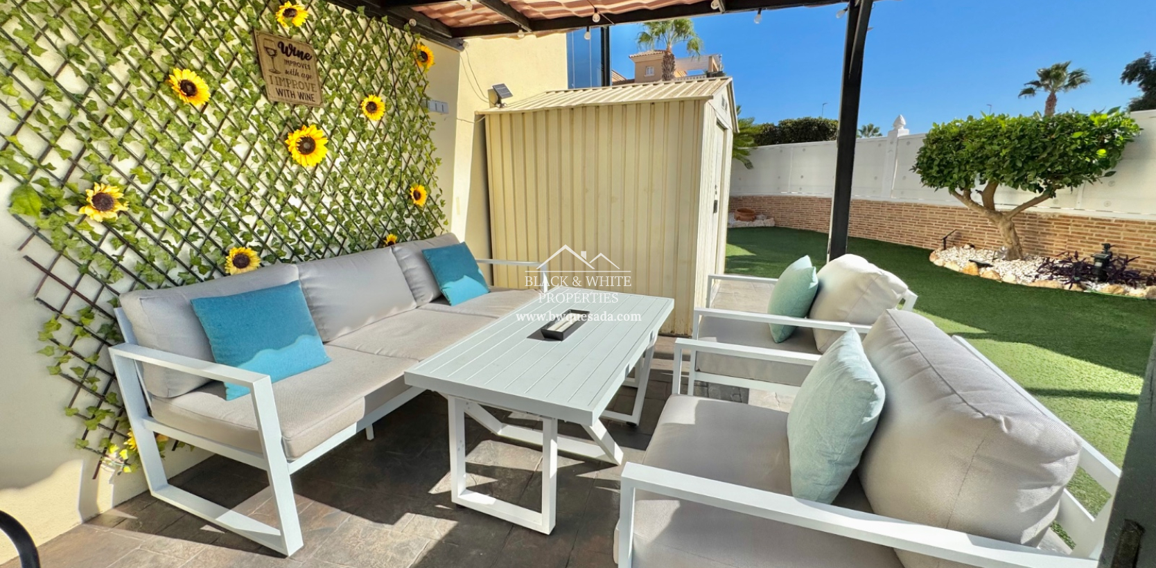 Resale - Semi - Detached Villa - Lo Crispin