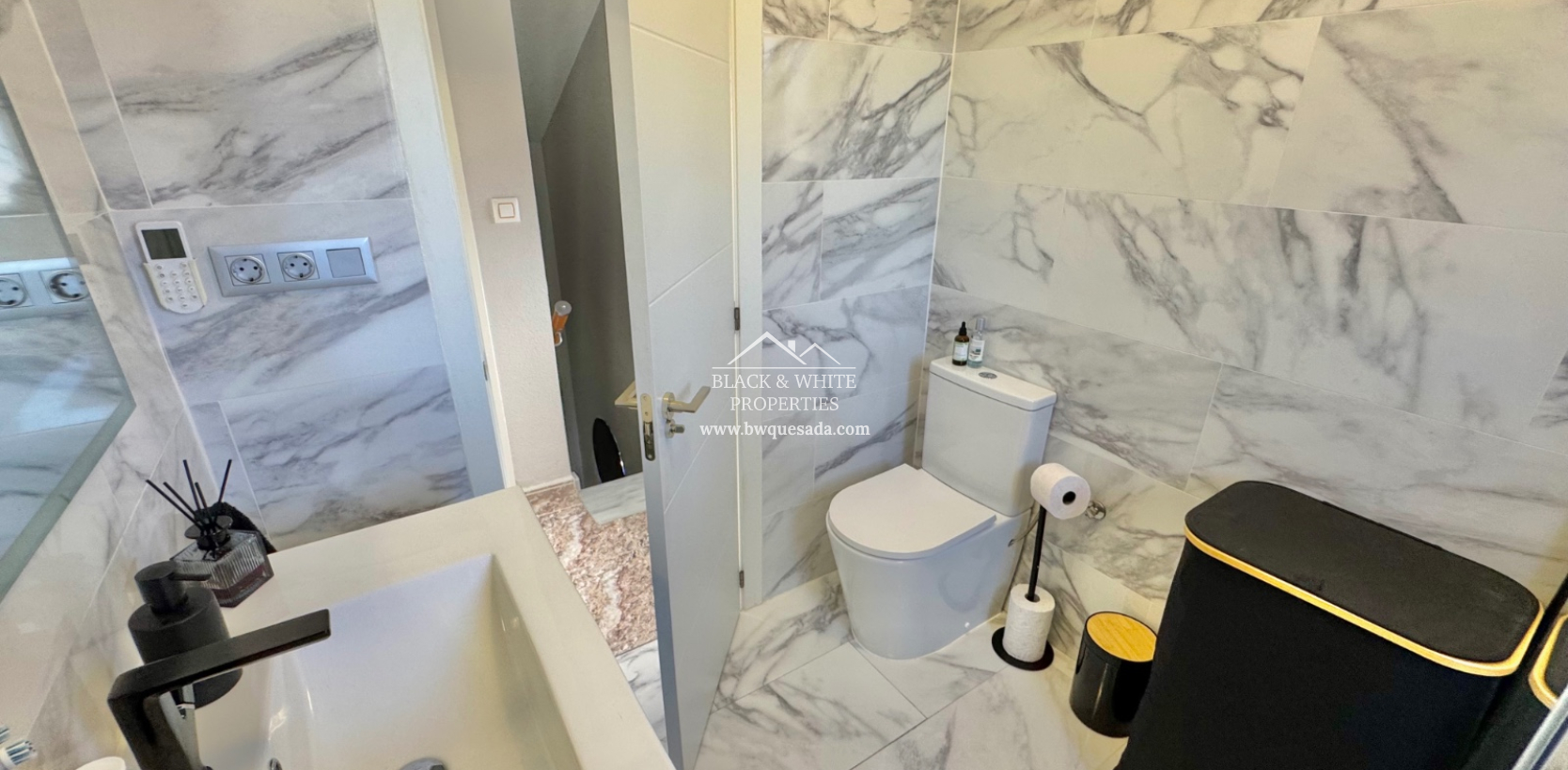 Resale - Semi - Detached Villa - Lo Crispin