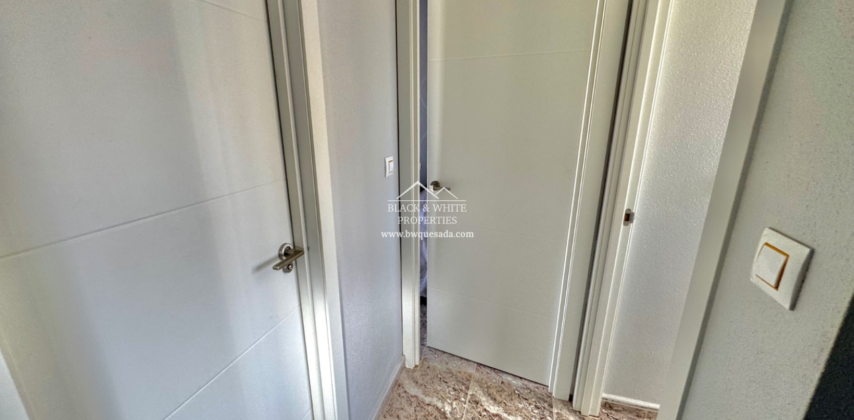 Resale - Semi - Detached Villa - Lo Crispin