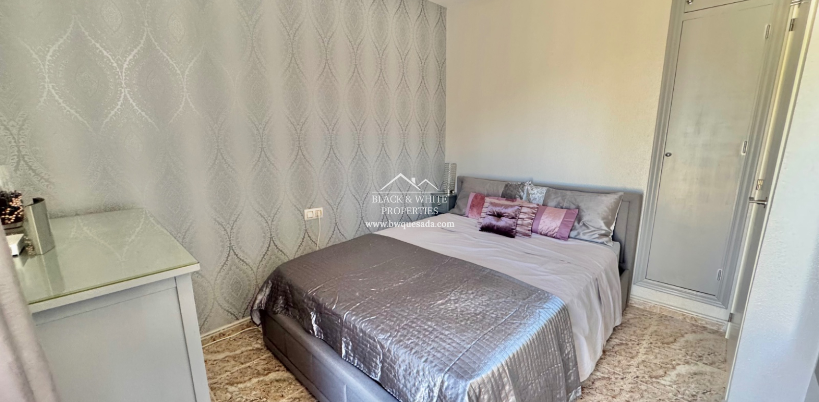 Resale - Semi - Detached Villa - Lo Crispin