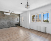 Resale - Semi - Detached Villa - Torrevieja - Aguas nuevas 1