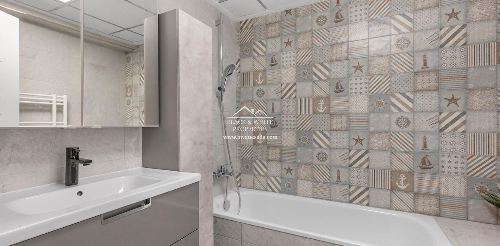 Resale - Semi - Detached Villa - Torrevieja - Aguas nuevas 1