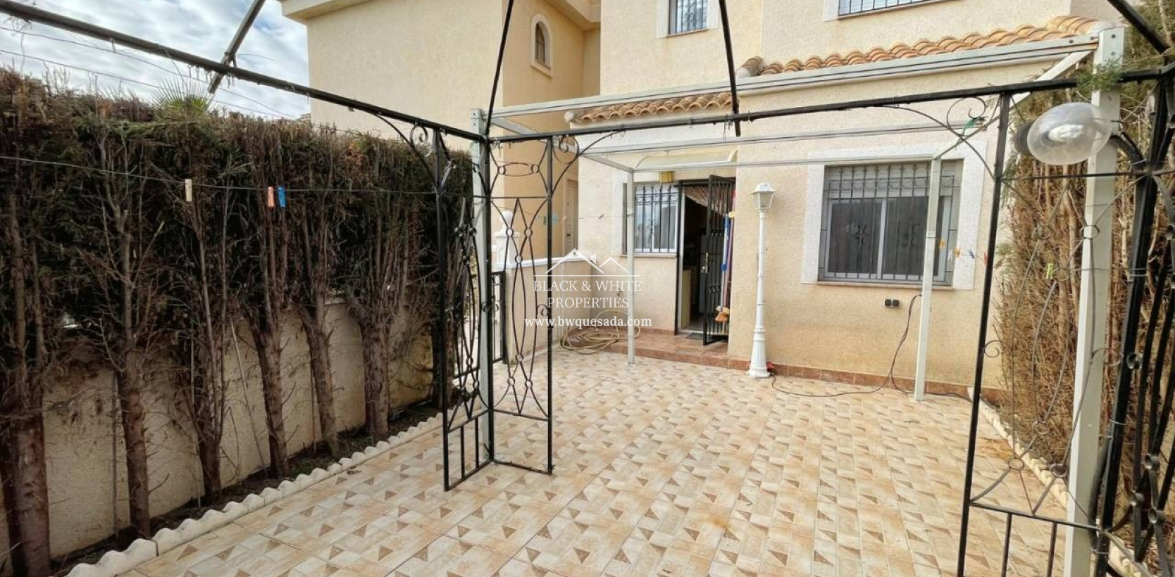 Resale - Townhouse - Ciudad Quesada