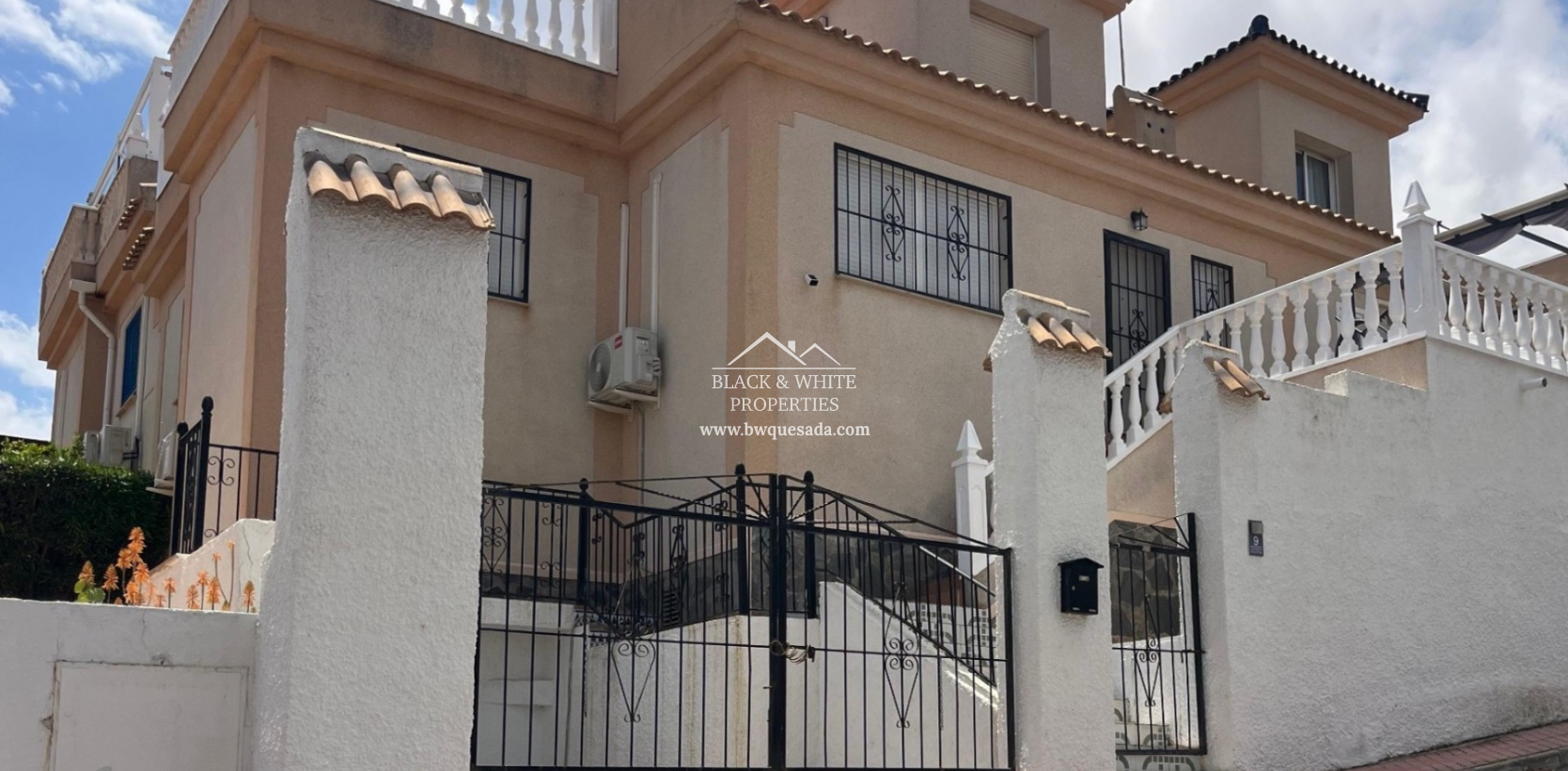 Resale - Townhouse - Ciudad Quesada