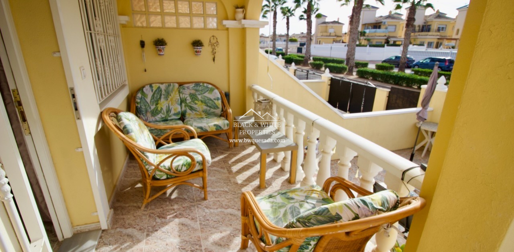 Resale - Townhouse - Lo Crispin