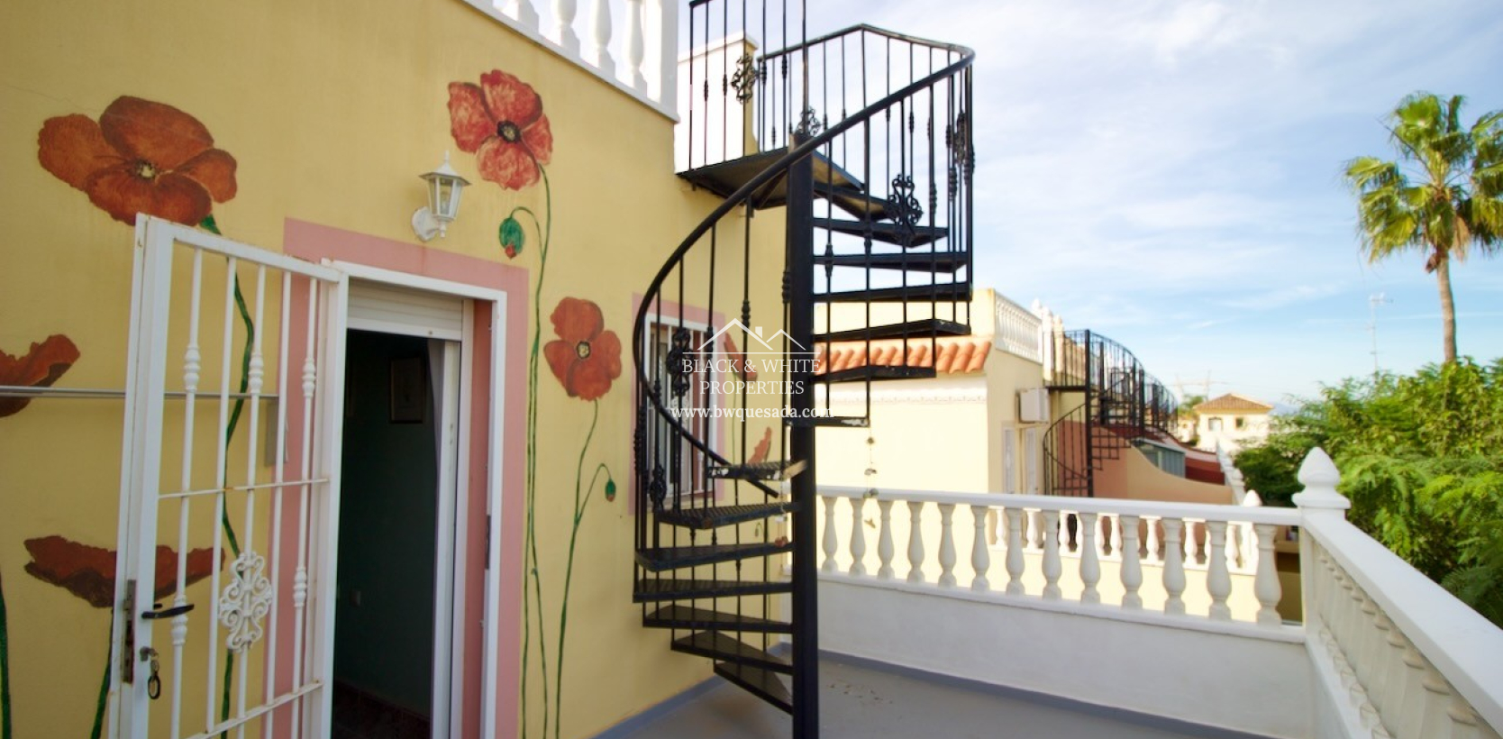 Resale - Townhouse - Lo Crispin