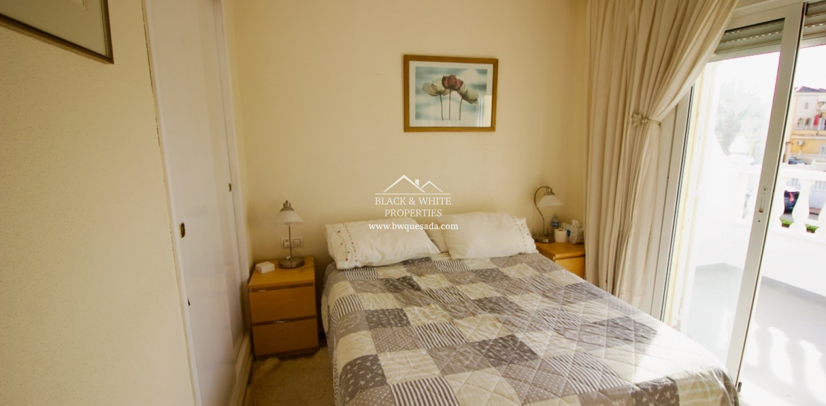 Resale - Townhouse - Lo Crispin