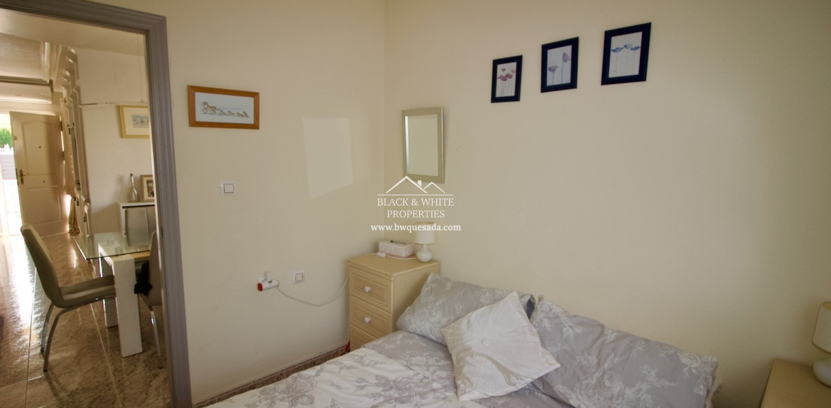 Resale - Townhouse - Lo Crispin