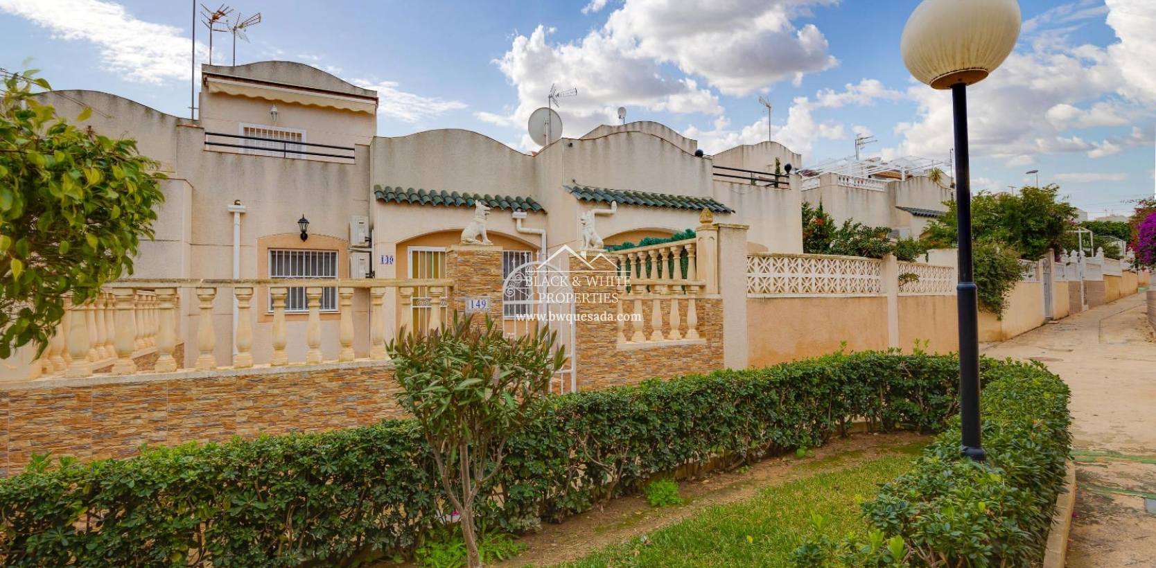 Resale - Townhouse - Torrevieja - Los balcones