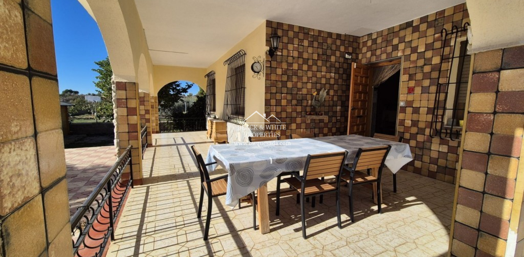 Resale - Villa - Albatera