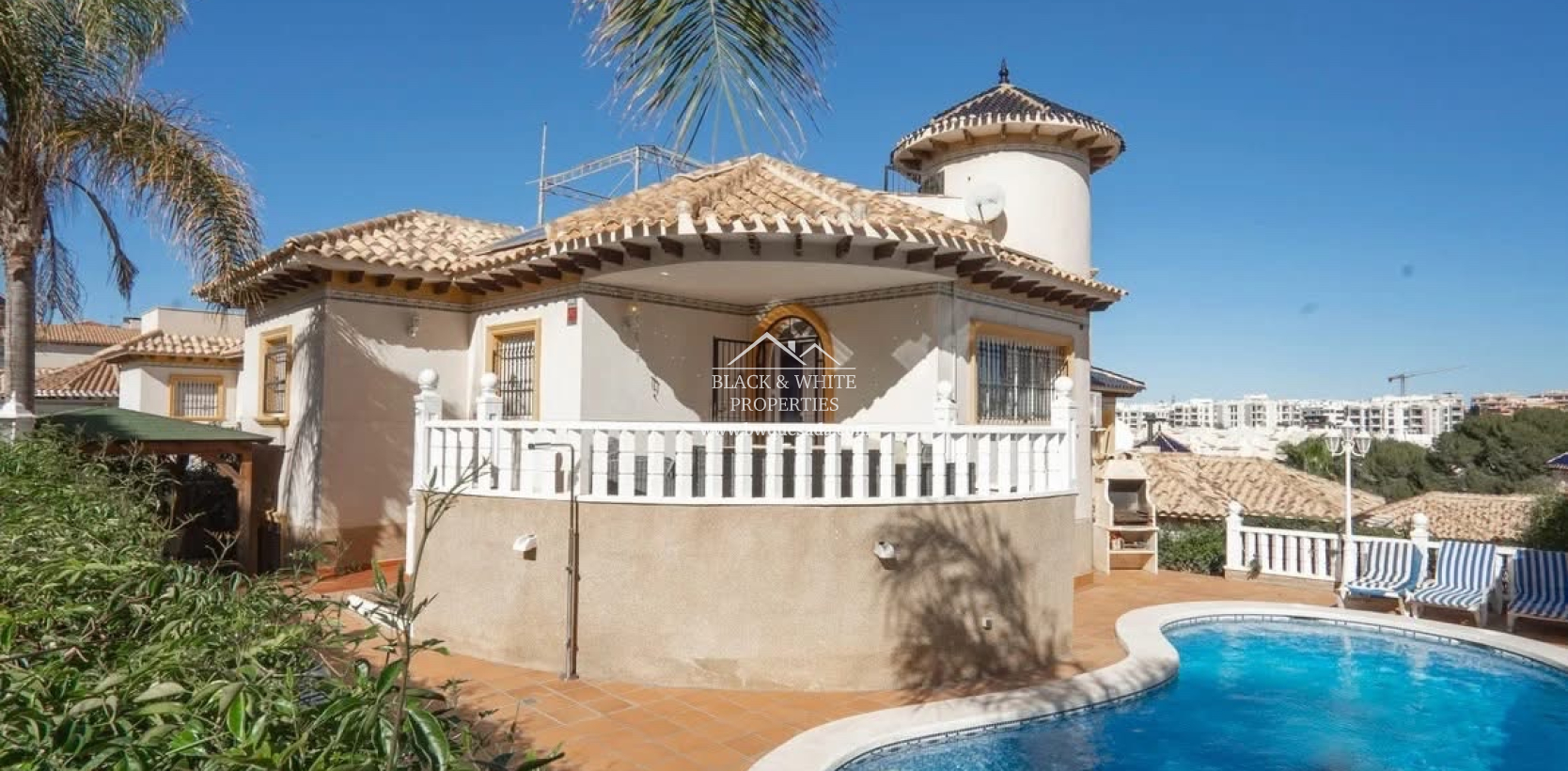 Resale - Villa - Orihuela Costa - Villamartín