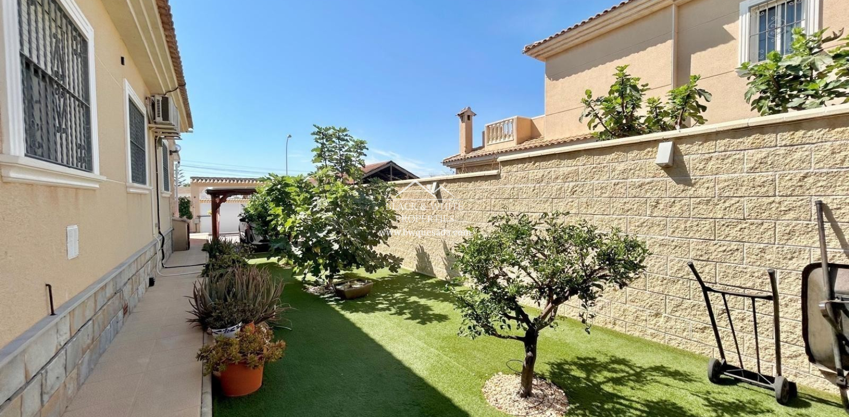 Resale - Villa - Torrevieja - El chaparral