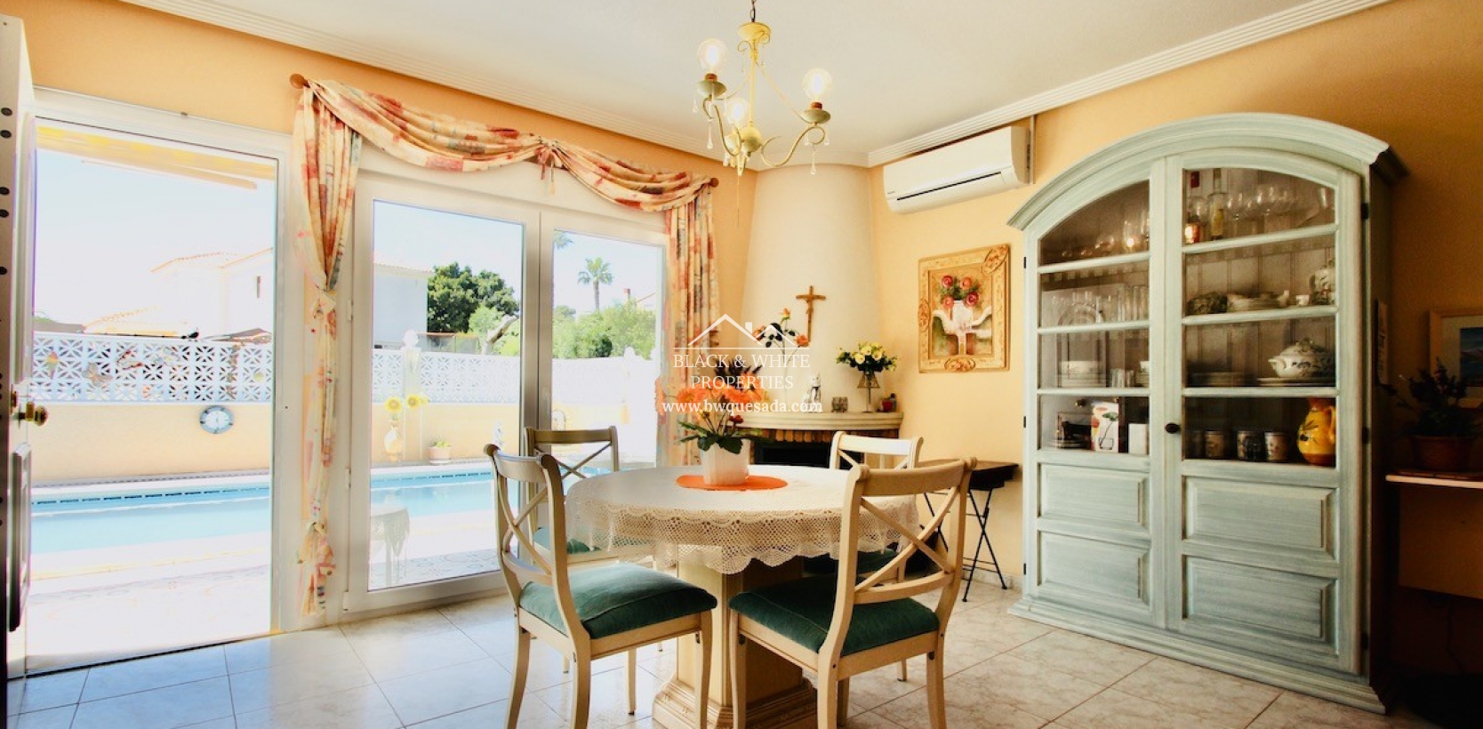 Resale - Villa - Torrevieja - Los Balcones - Los Altos del Edén