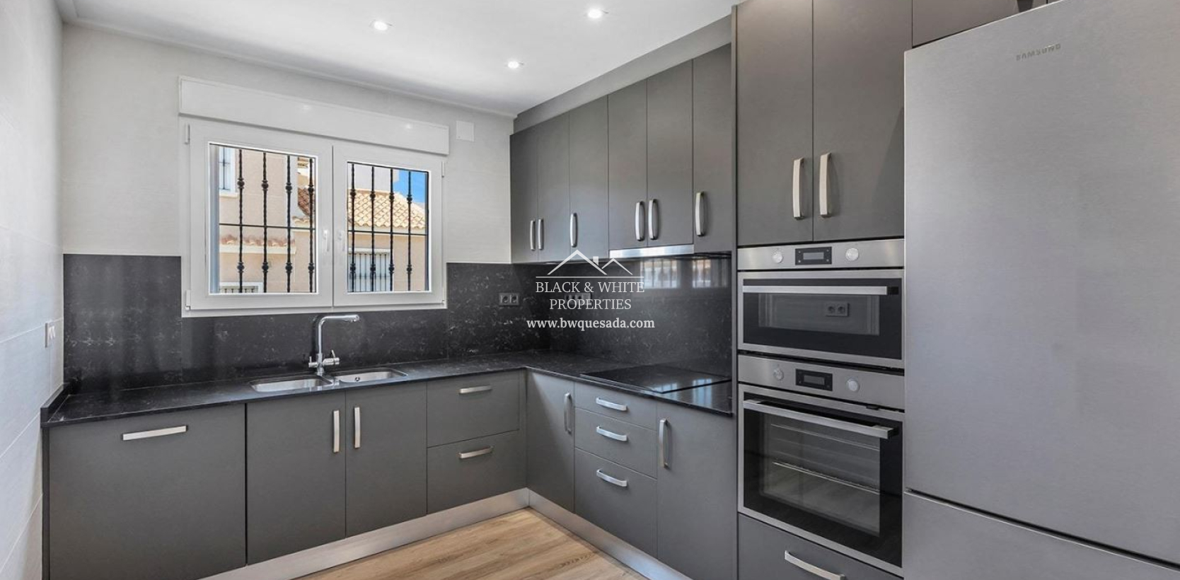 Revente - Semi - Maison de Ville - Torrevieja - Aguas nuevas 1