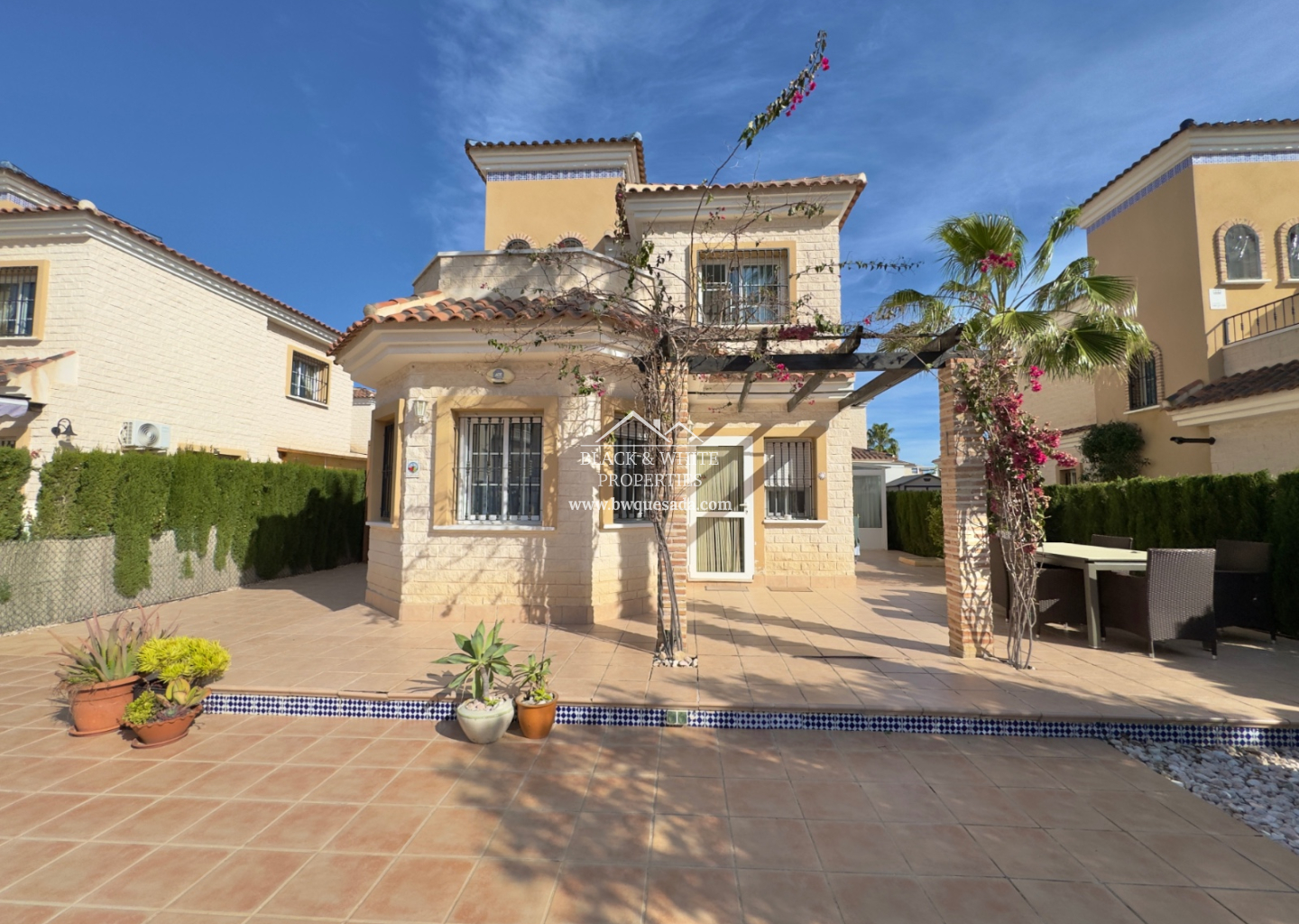 Villa - Resale - Guardamar del Segura - El Raso