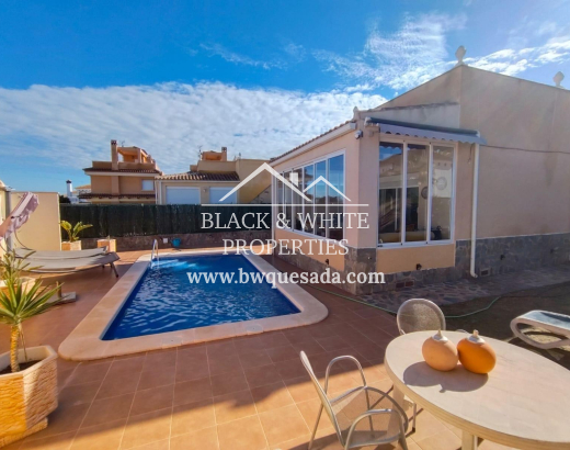 Villa - Resale - Orihuela - Orihuela Costa